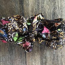 Load image into Gallery viewer, Unik Batik Tie Top