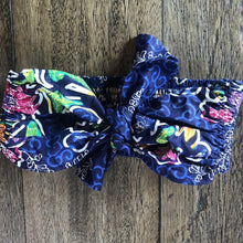 Load image into Gallery viewer, Unik Batik Tie Top
